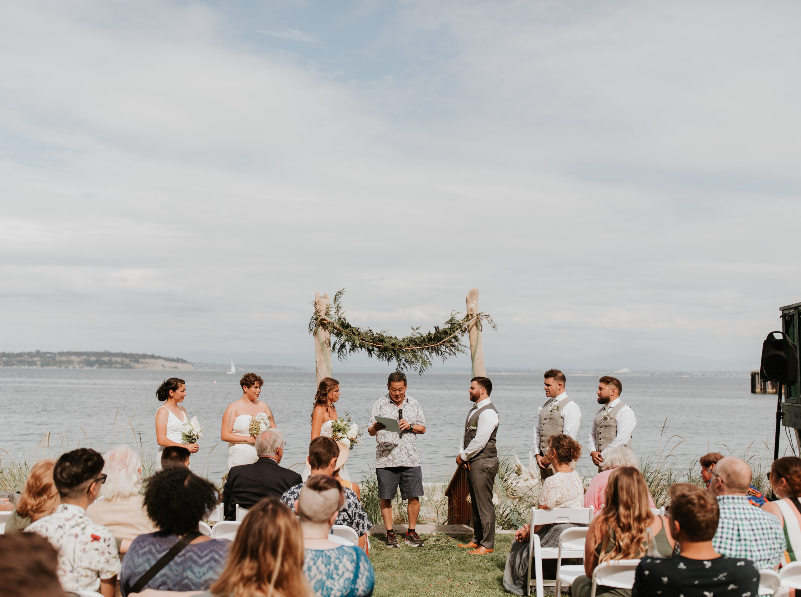 intimate-wedding-on-the-beach-diy-seattle-washington-wedding-16