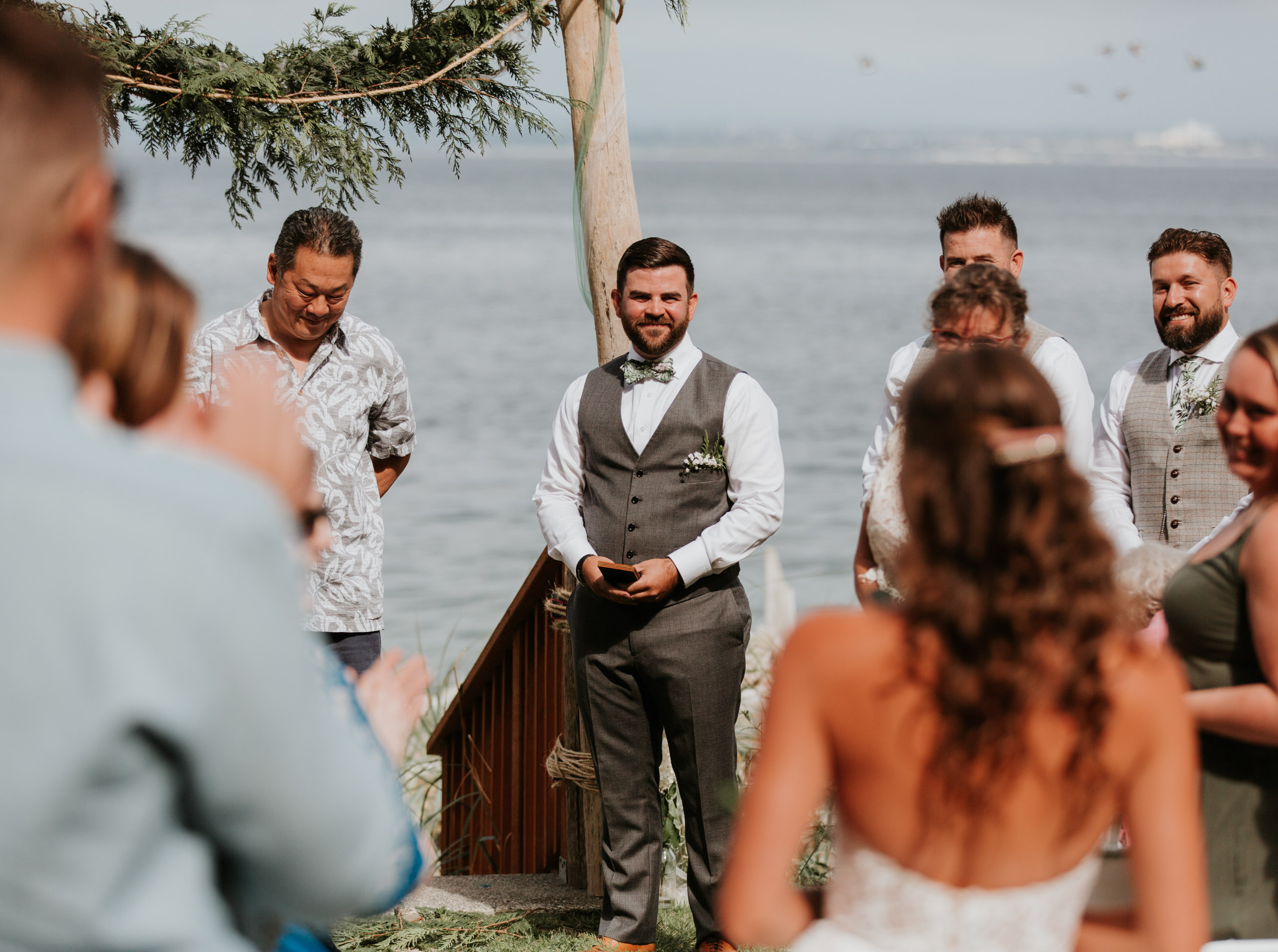 intimate-wedding-on-the-beach-diy-seattle-washington-wedding-17