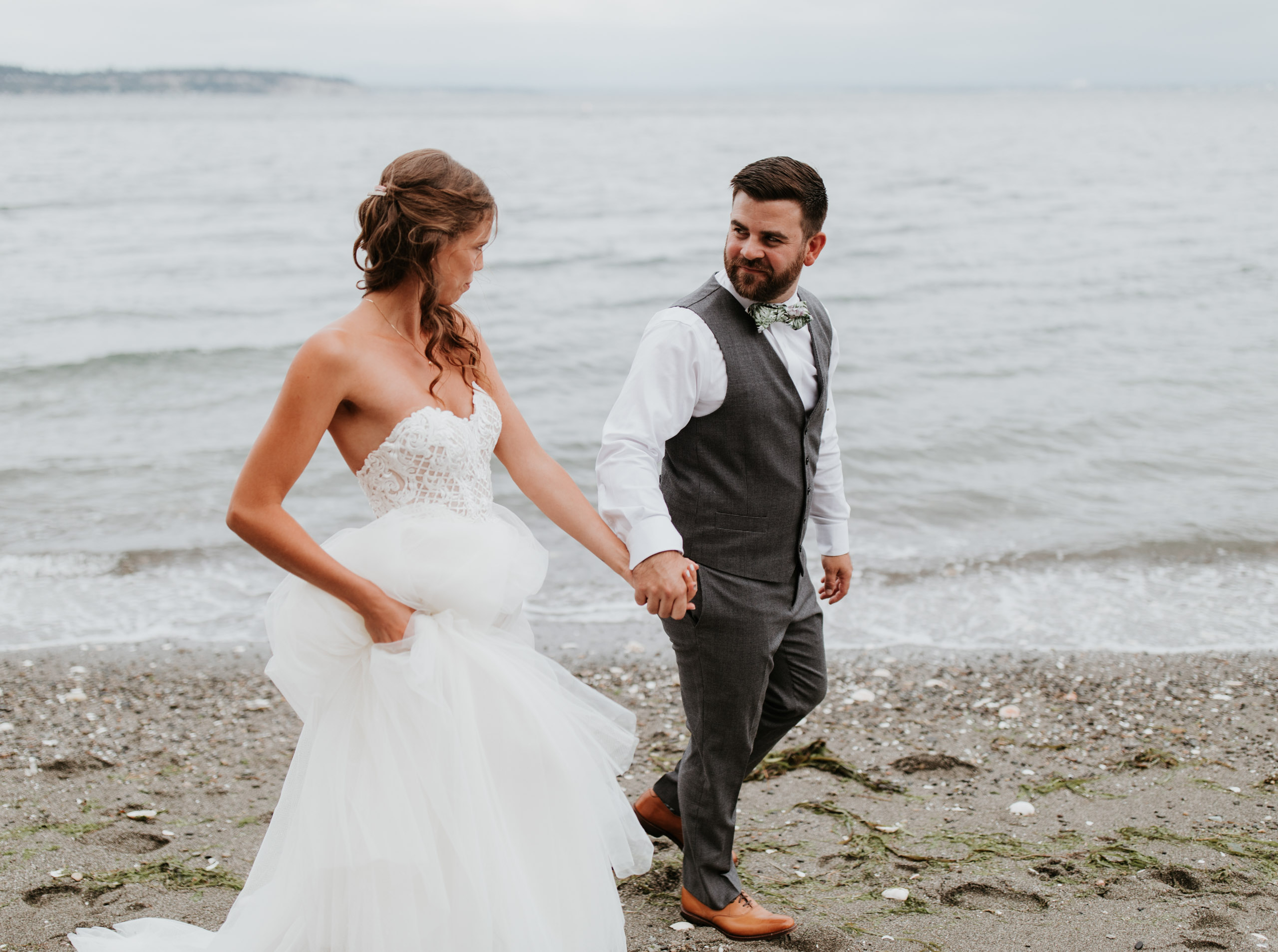 intimate-wedding-on-the-beach-diy-seattle-washington-wedding-27
