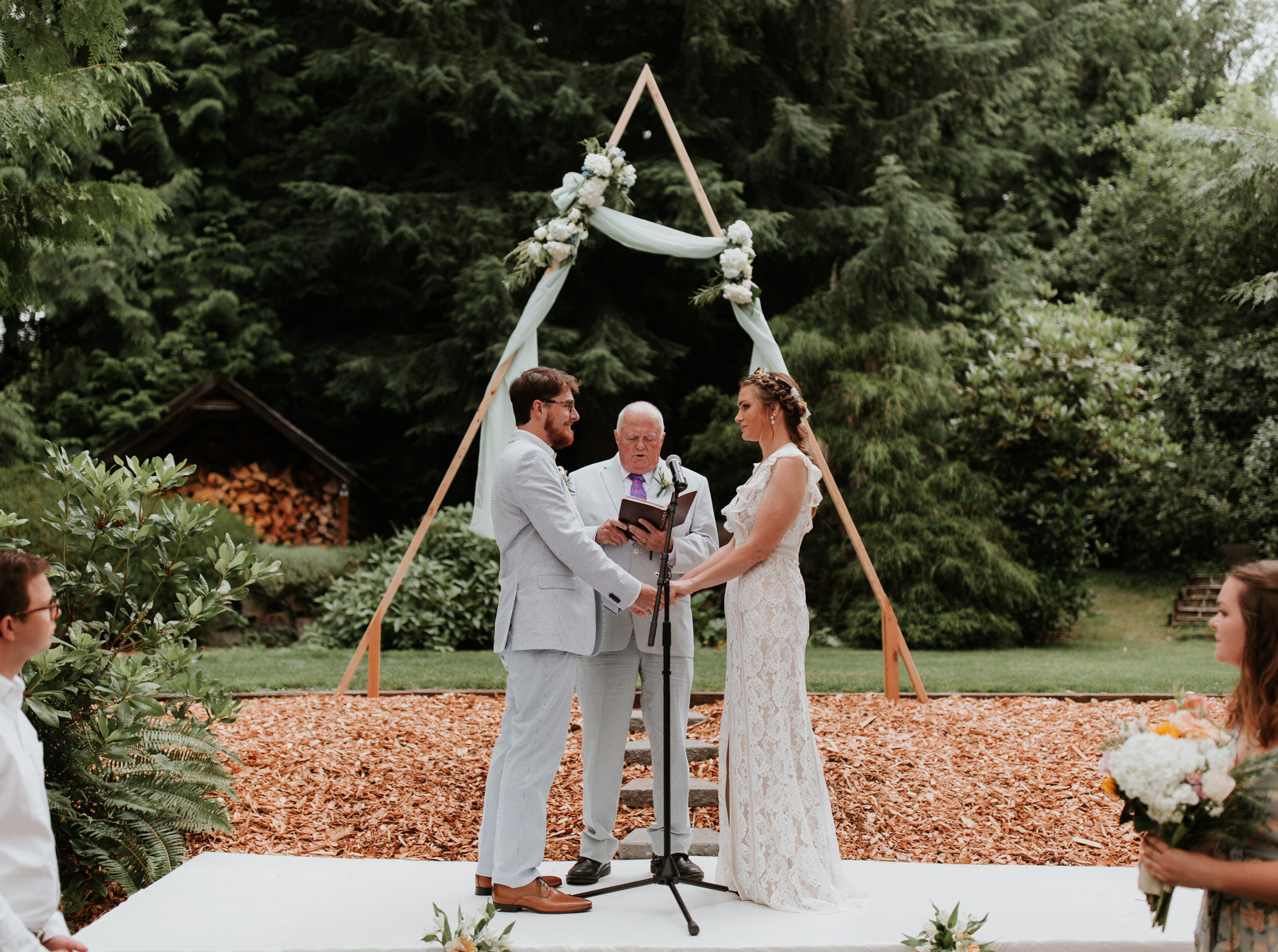 woodinville-backyard-wedding-intimate-wedding-23